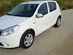 Blanco Usado 2011 Dacia Sandero Lauréate Utilitario | 9500 €