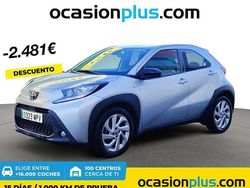Gris Usado 2024 Toyota Aygo Play Utilitario | 13.319 € (Precio justo)