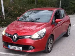 Granate Usado 2014 Renault Clio III Collection Berlina | 5950 €
