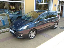 Azul Usado 2016 Peugeot 5008 Allure Monovolumen | 11.200 € (Un poco caro)
