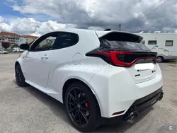 Blanco Usado 2024 Toyota Yaris Berlina | 48.490 €