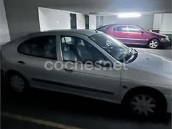 Gris / plata Usado 2001 Renault Mégane Authentique Berlina | 2400 € (Un poco caro)