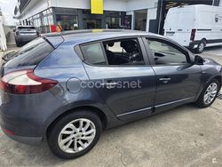 Gris / plata Usado 2016 Renault Mégane III LIMITED Berlina | 7000 € (Precio justo)