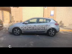 Gris / plata Usado 2010 Renault Mégane III Dynamique Berlina | 5200 € (Precio justo)