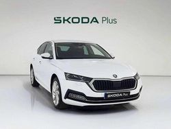 Blanco Usado 2024 Skoda Octavia Selection Berlina | 31.900 € (Un poco caro)