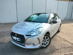 Gris / plata Usado 2017 DS Automobiles DS3 Berlina | 7490 € (Buen precio)