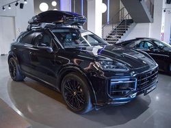 Negro Usado 2024 Porsche Cayenne SUV | 142.900 €