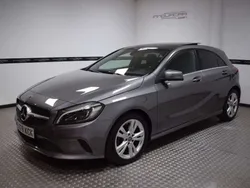 Gris Usado 2017 Mercedes A200 Utilitario | 15.500 € (Precio justo)