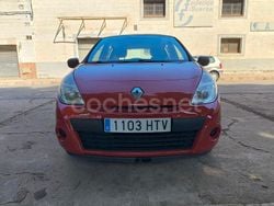Rojo Usado 2013 Renault Clio IV Authentique Berlina | 7299 € (Precio justo)