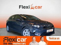 Gris Usado 2023 Kia Ceed Berlina | 16.490 € (Buen precio)