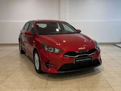 Rojo Usado 2024 Kia Ceed Utilitario | 19.950 € (Precio justo)