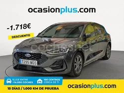 Gris / plata Usado 2023 Ford Focus ST-Line Berlina | 17.800 € (Precio justo)