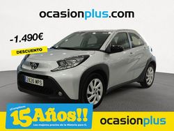 Gris / plata Usado 2024 Toyota Aygo Play Utilitario | 14.900 € (Precio justo)