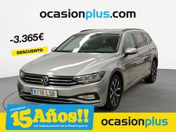 Gris / plata Usado 2021 VW Passat Executive Familiar | 24.890 € (Un poco caro)