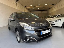 Gris / plata Usado 2017 Peugeot 208 Style Utilitario | 8990 € (Precio justo)