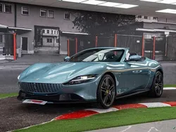 Azul Usado 2024 Ferrari Roma Coupe | 299.999 €