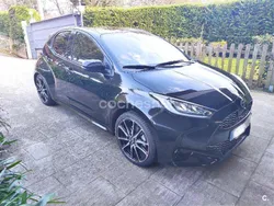 Negro Usado 2022 Toyota Yaris Hybrid Sport Berlina | 21.000 € (Un poco caro)