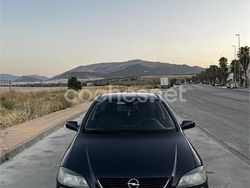 Azul Usado 2003 Opel Astra Edition Berlina | 4500 €