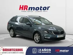 Gris Usado 2017 Skoda Octavia Ambition Familiar | 12.949 € (Precio justo)