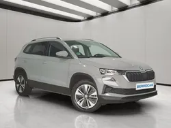 Gris Usado 2022 Skoda Karoq Ambition SUV | 23.990 € (Precio justo)