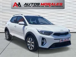 Blanco Usado 2023 Kia Stonic Plus SUV | 17.800 € (Un poco caro)