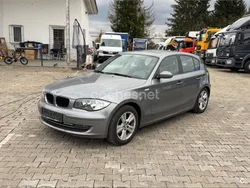 Gris / plata Usado 2009 BMW 116 Advantage Utilitario | 7000 €