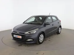 Gris Usado 2016 Hyundai i20 Utilitario | 9399 € (Precio justo)