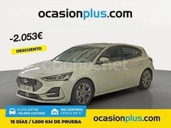 Gris / plata Usado 2023 Ford Focus ST-Line Berlina | 17.750 € (Precio justo)