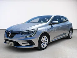 Gris / plata Usado 2022 Renault Mégane IV Intens Berlina | 18.499 € (Un poco caro)