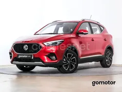 Rojo Usado 2024 MG ZS Luxury Berlina | 18.990 € (Un poco caro)