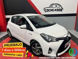 Blanco Usado 2015 Toyota Yaris Hybrid Active Berlina | 13.499 € (Un poco caro)