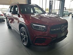 Rojo Nuevo 2025 Mercedes GLB200 SUV | 58.393 € (Caro)