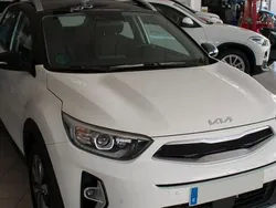 Blanco / bitono negro Usado 2022 Kia Stonic SUV | 19.760 € (Caro)