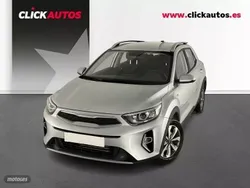 Plateado Usado 2024 Kia Stonic SUV | 17.250 € (Precio justo)