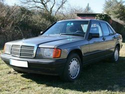 Grå Begagnad 1987 Mercedes 190 Sedan | 5000 €