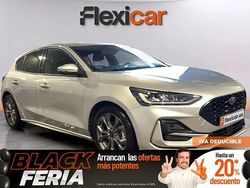 Gris / plata Usado 2023 Ford Focus ST-Line Berlina | 18.990 € (Buen precio)