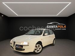 Blanco Usado 2004 Alfa Romeo 147 Impression Utilitario | 4999 € (Un poco caro)