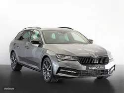 Gris Usado 2023 Skoda Superb SportLine Familiar | 35.500 € (Precio justo)