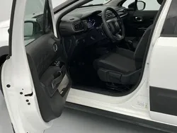 Blanco banquise / negro Usado 2023 Citroën C3 Shine Utilitario | 11.960 € (Precio justo)