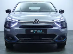 Gris acier Usado 2021 Citroën e-C4 Feel Berlina | 24.442 €