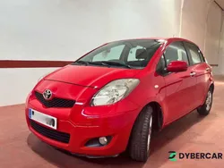 Rojo Usado 2010 Toyota Yaris Berlina | 6690 € (Precio justo)