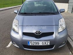 Gris / plata Usado 2010 Toyota Yaris Berlina | 6500 € (Precio justo)