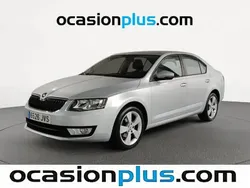 Gris plata Usado 2016 Skoda Octavia Ambition Berlina | 12.450 € (Precio justo)