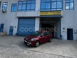 Granate Usado 2011 Renault Scénic III Authentique Monovolumen | 4999 € (Precio justo)