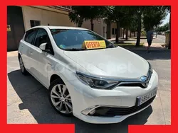 Blanco Usado 2019 Toyota Auris Hybrid Business Edition Berlina | 15.800 € (Un poco caro)