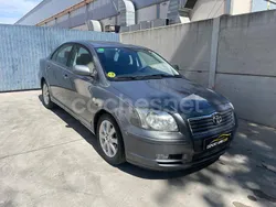 Gris / plata Usado 2005 Toyota Avensis Sol Berlina | 3800 € (Precio justo)