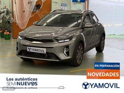 Gris / plata Usado 2023 Kia Stonic Style SUV | 19.750 € (Precio justo)