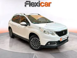 Blanco Usado 2017 Peugeot 2008 Access SUV | 9290 € (Precio justo)