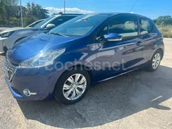 Violeta / lila Usado 2012 Peugeot 208 Access Utilitario | 7900 € (Caro)