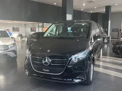 Negro Nuevo 2024 Mercedes V220 Style Monovolumen | 67.760 € (Caro)